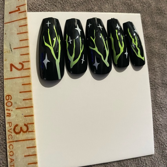 NIB PRESS ON NAILS - Halloween - Novo Ovo Bndl:3 boxes:$8. 1-Blk&Grn/2 bxs Same - Picture 12 of 13